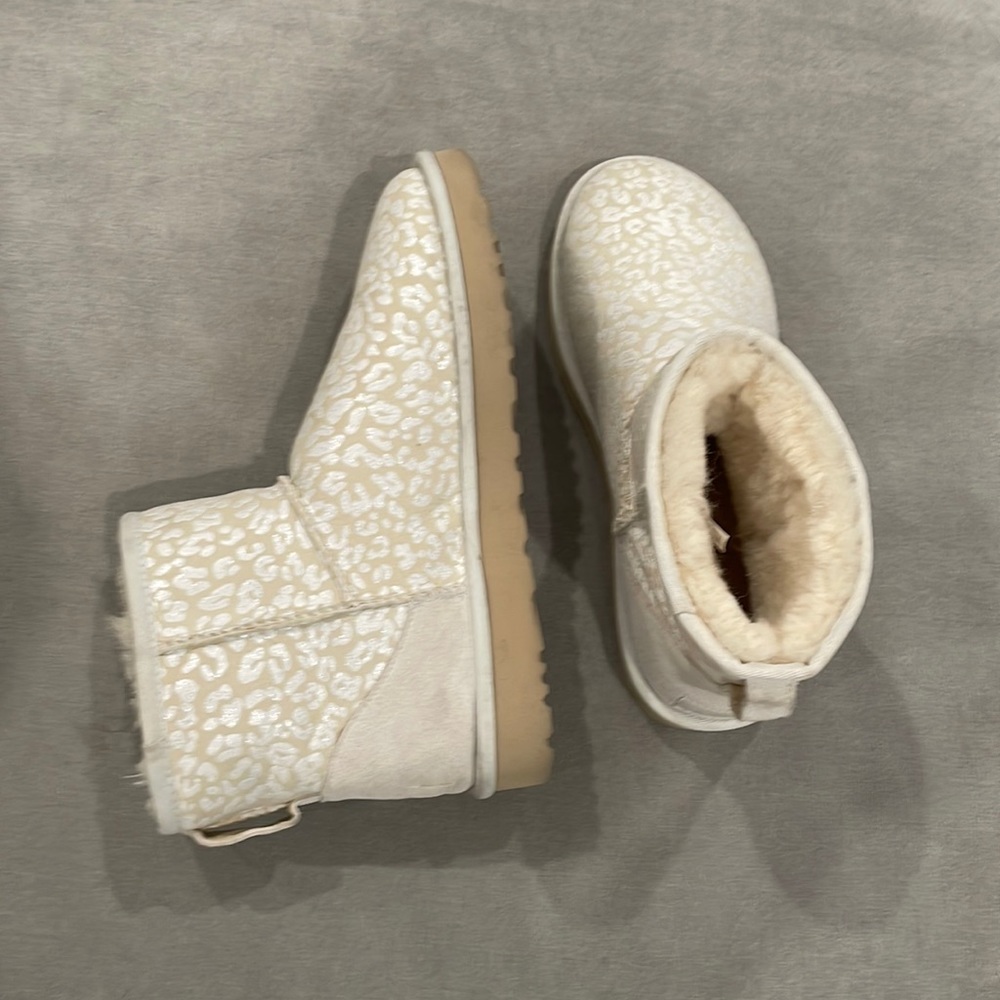 Ugg Classic Mini Shearling Lined Booties Womens Size 8